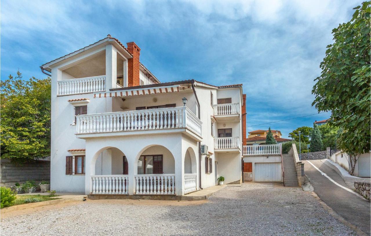 2 Bedroom Cozy Apartment In Omisalj Omišalj Exterior foto